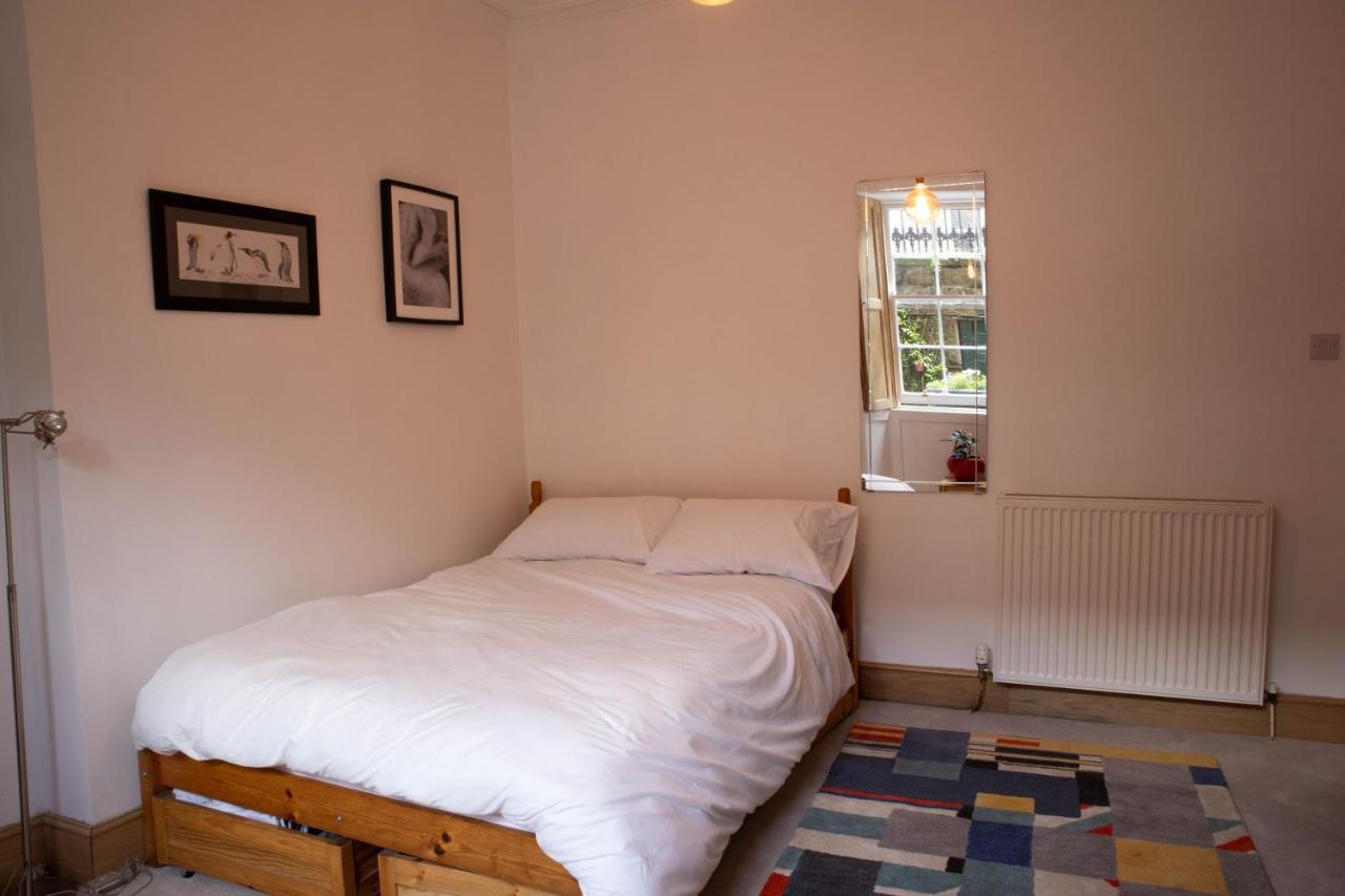 Elegant & Sunny 2bd Basement Stay, Edinburgh! Apartment EDI